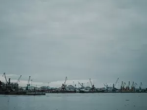 Surprising! How Concealed Are the Risks of Re-export Trade in Hainan?