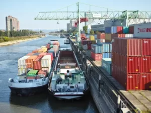Surprising! There Are So Many Tricks in the Import of Authentic Cosmetics by Authorized Agents