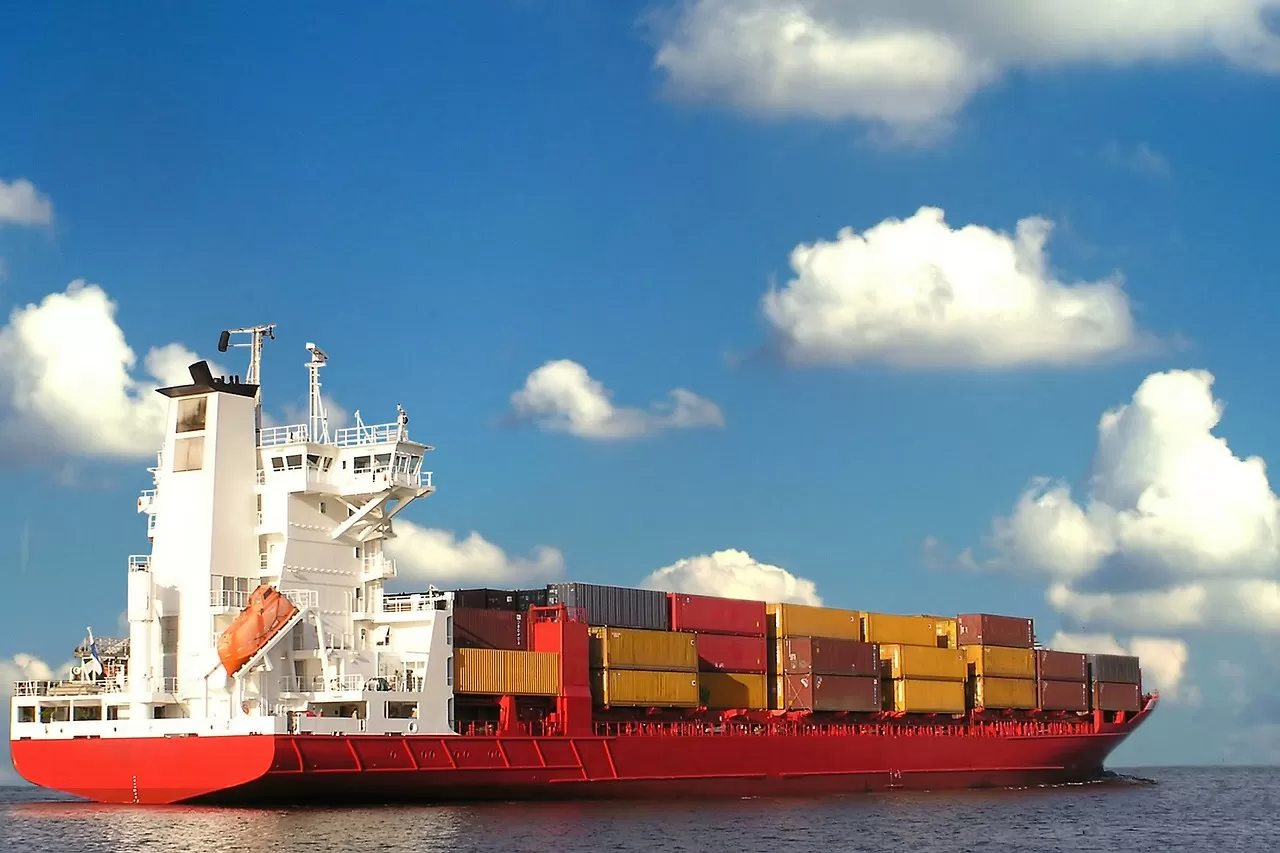 Triangular Trade VS Entrepot Trade - What's the Difference?