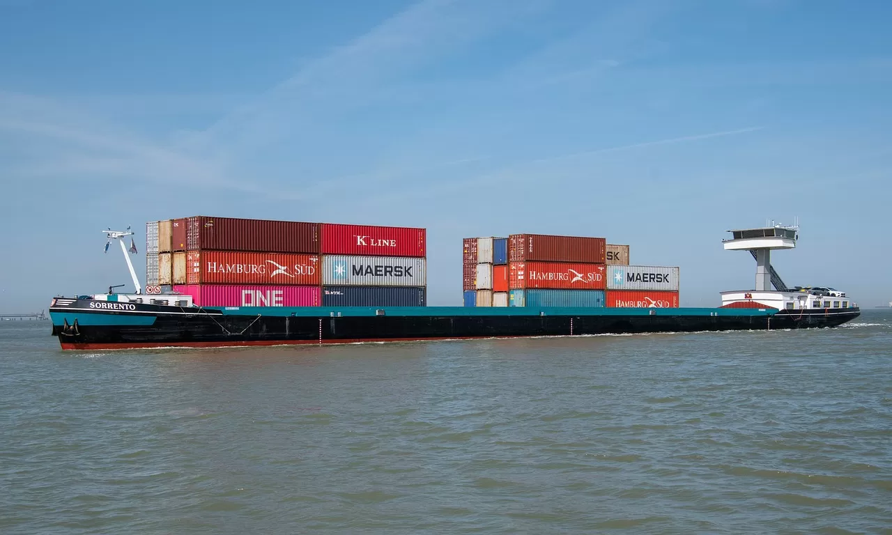  Import Equipment Agency, Is It an Opportunity or a Challenge? 