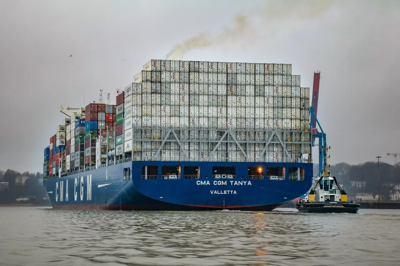 Who is helping Chinese manufacturing go global?