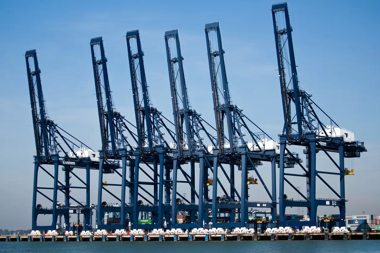 Is Wuhan import and export goods freight forwarding a helper or a burden?