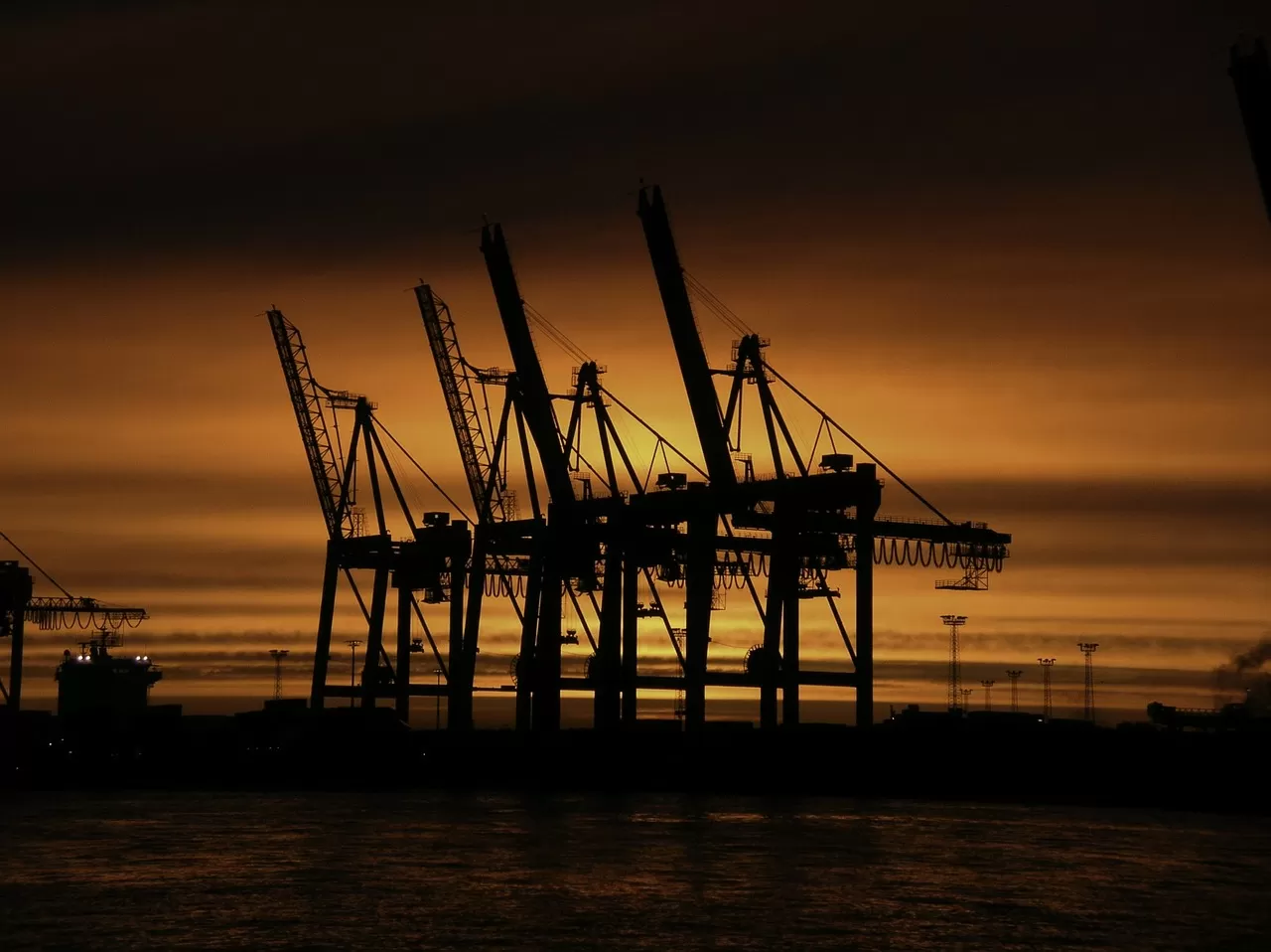 From German Machine Tools to Japanese Production Lines: The Import Code of Qingdao Port