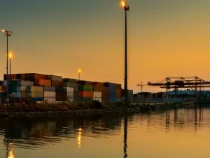 Is it really so worry - free to entrust the agency for handling import and export certificates?