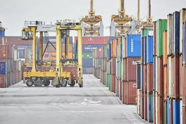 Where is the future of Fujian's import and export agency industry?