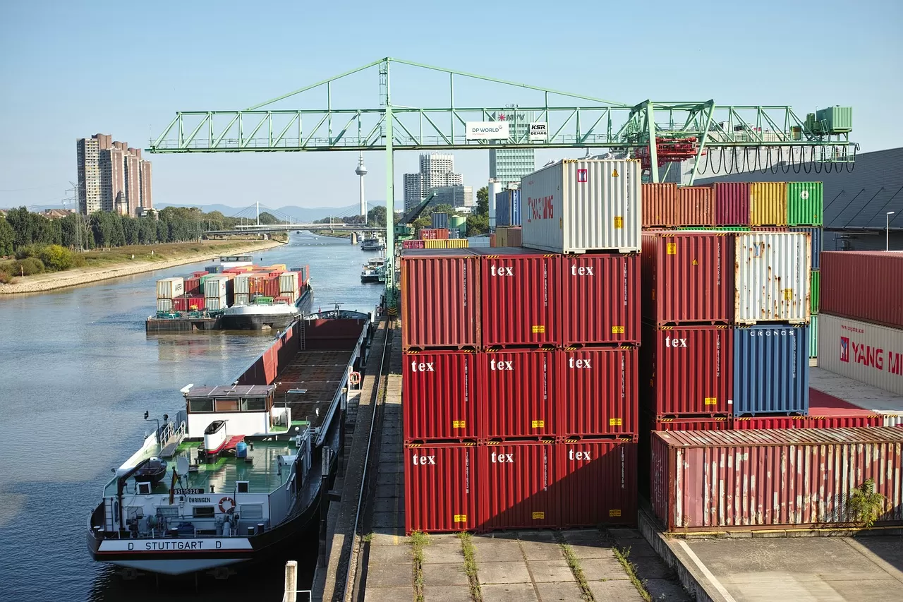 Are You Choosing the Right Shenzhen FCL Import Agency?
